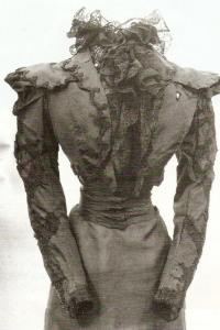 A merényletkor viselt ruhaderék